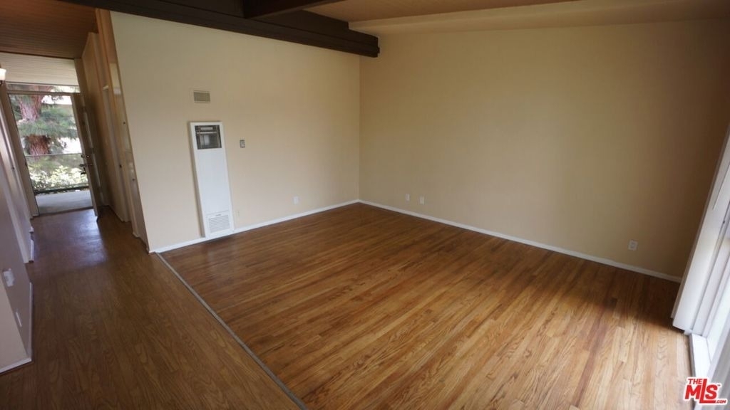 11133 Rose Avenue - Photo 7