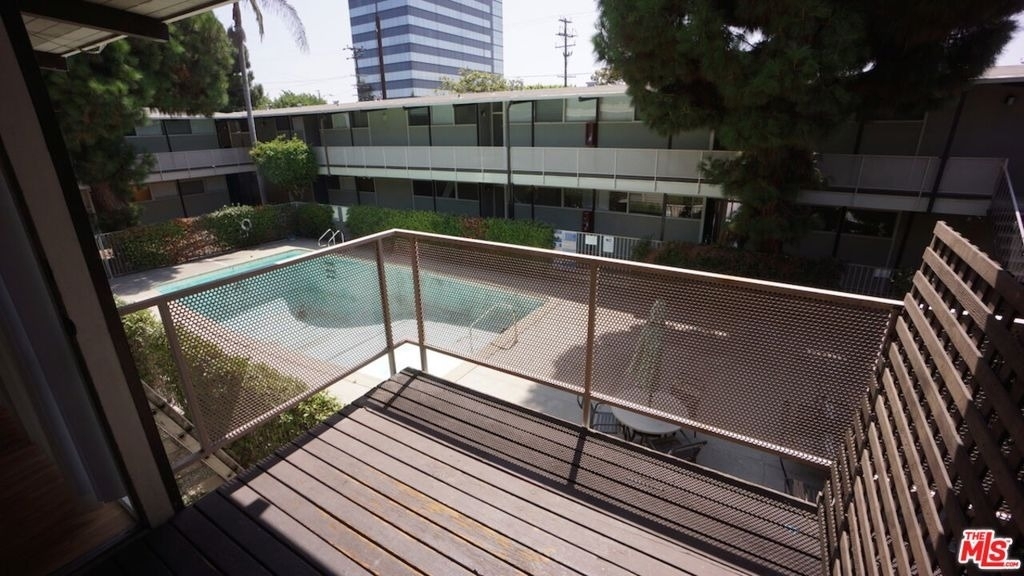 11133 Rose Avenue - Photo 0
