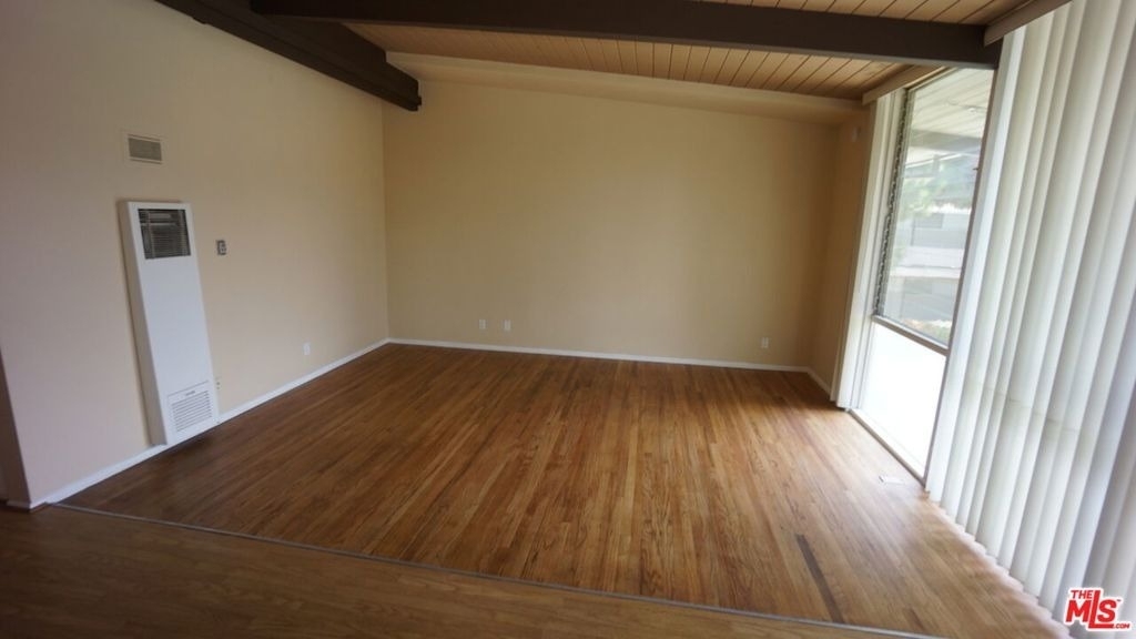 11133 Rose Avenue - Photo 4