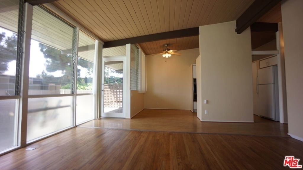 11133 Rose Avenue - Photo 13