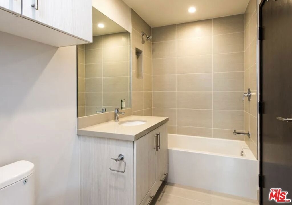 483 Washington Boulevard - Photo 8