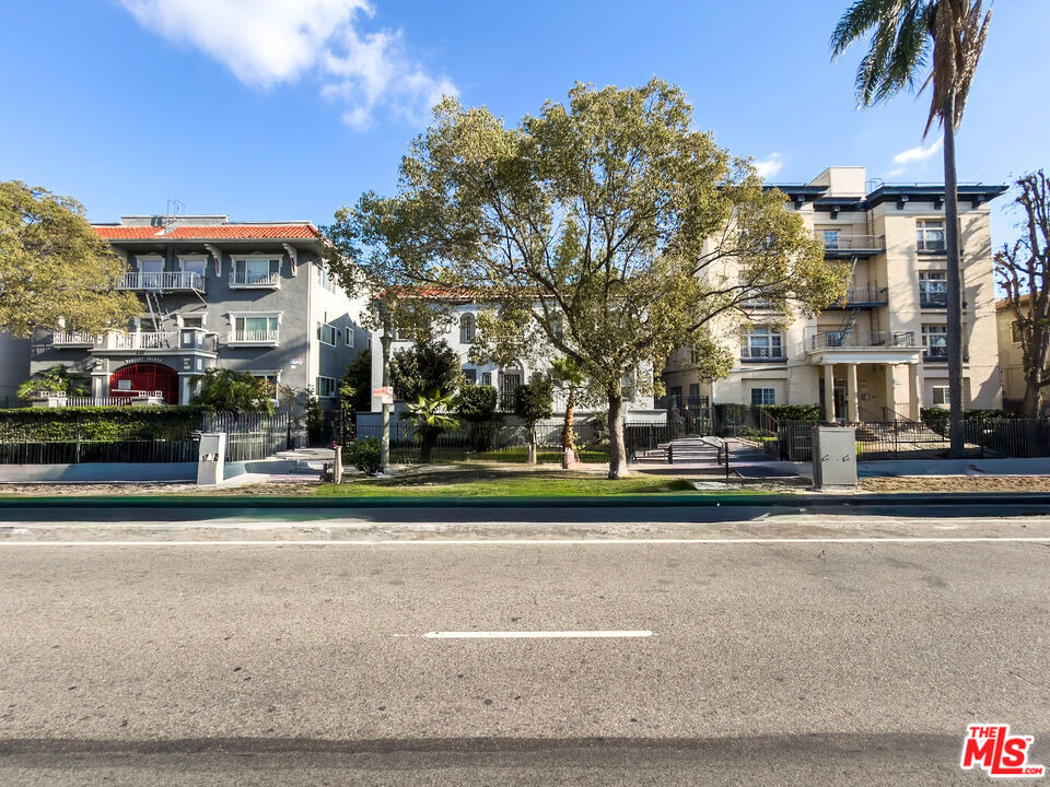 504 S Rampart Boulevard - Photo 12