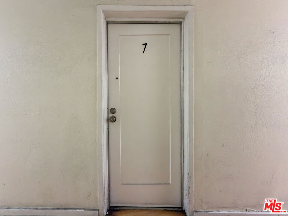 504 S Rampart Boulevard - Photo 3