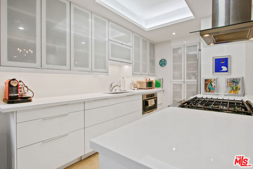 9303 Burton Way - Photo 1