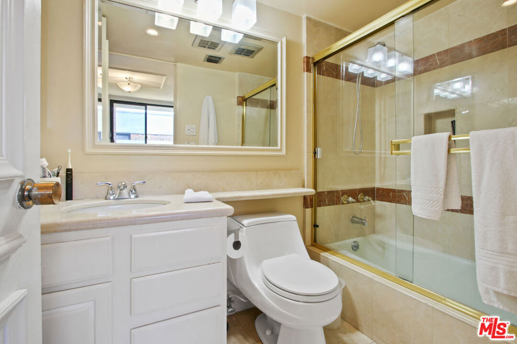 9303 Burton Way - Photo 15