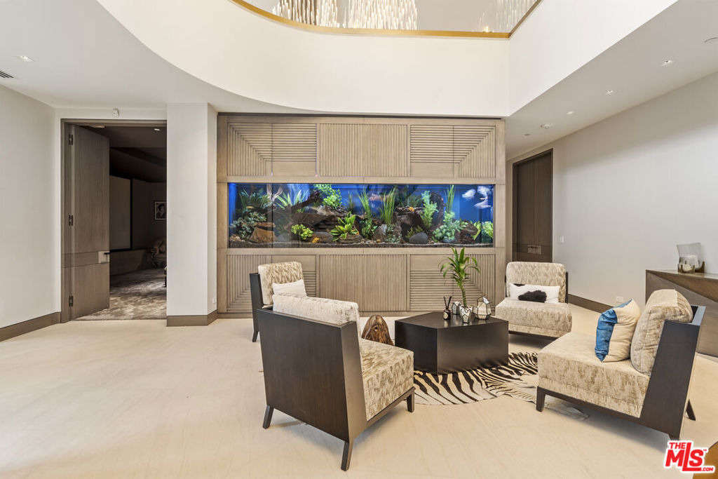 616 N Beverly Drive - Photo 3