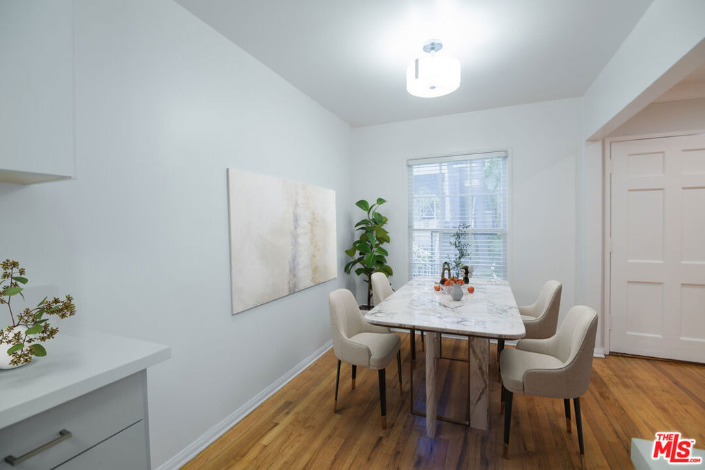 8563 Holloway Drive - Photo 3