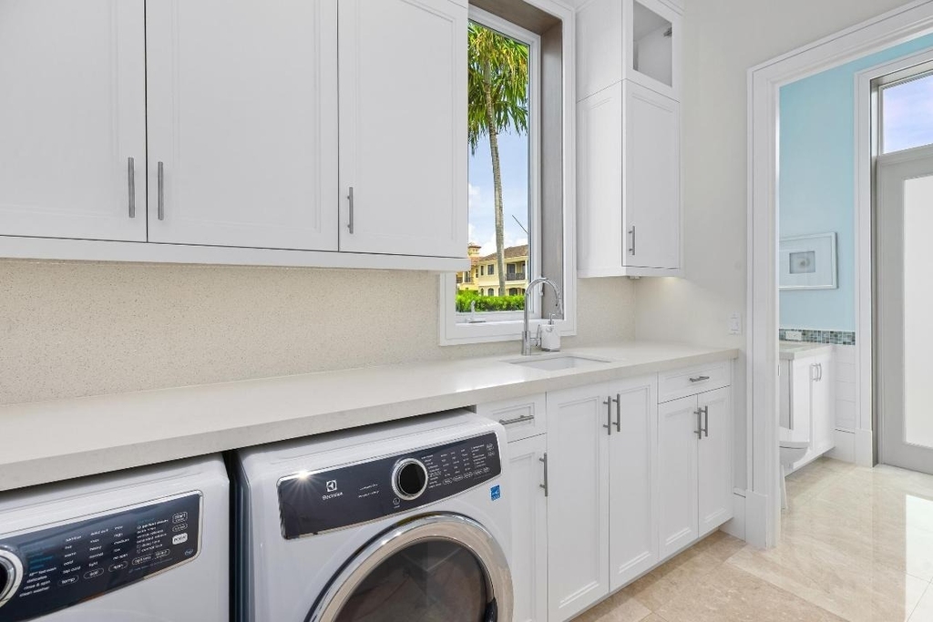 863 Enfield Street - Photo 65