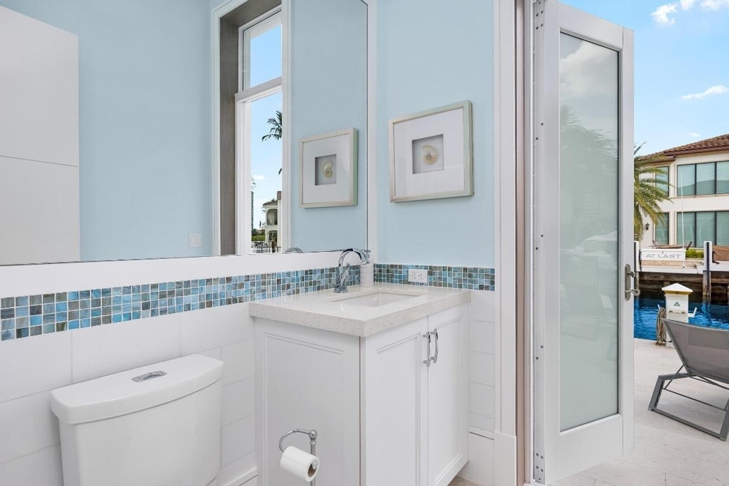 863 Enfield Street - Photo 64