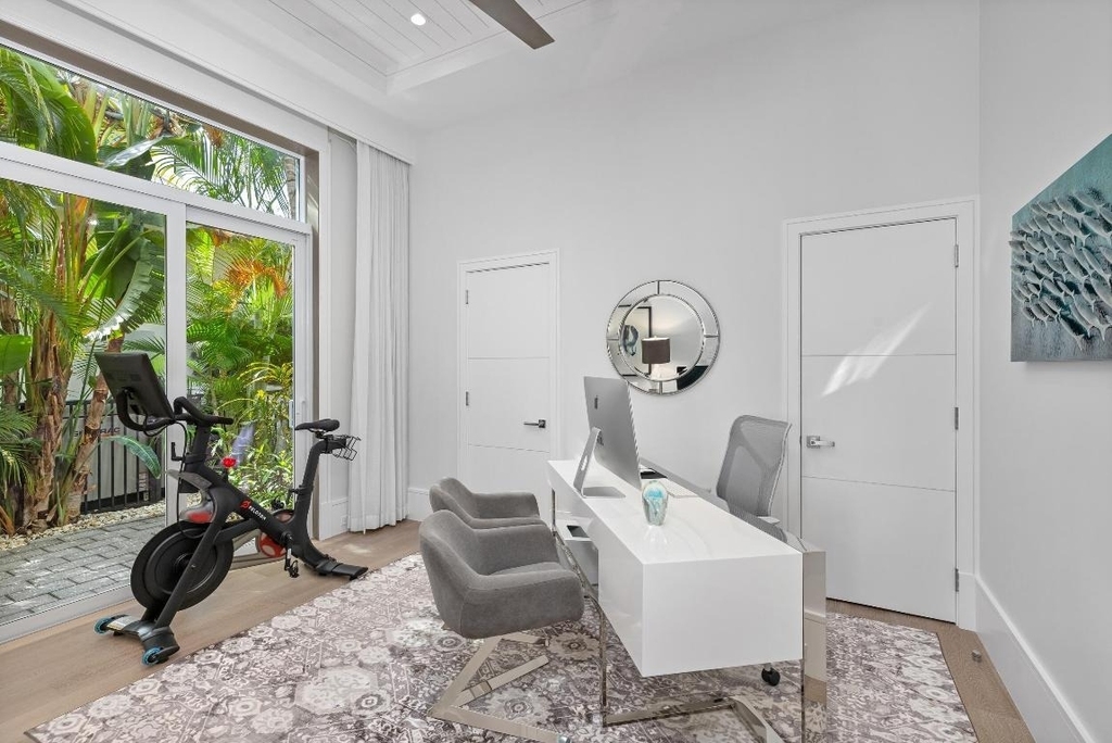 863 Enfield Street - Photo 15
