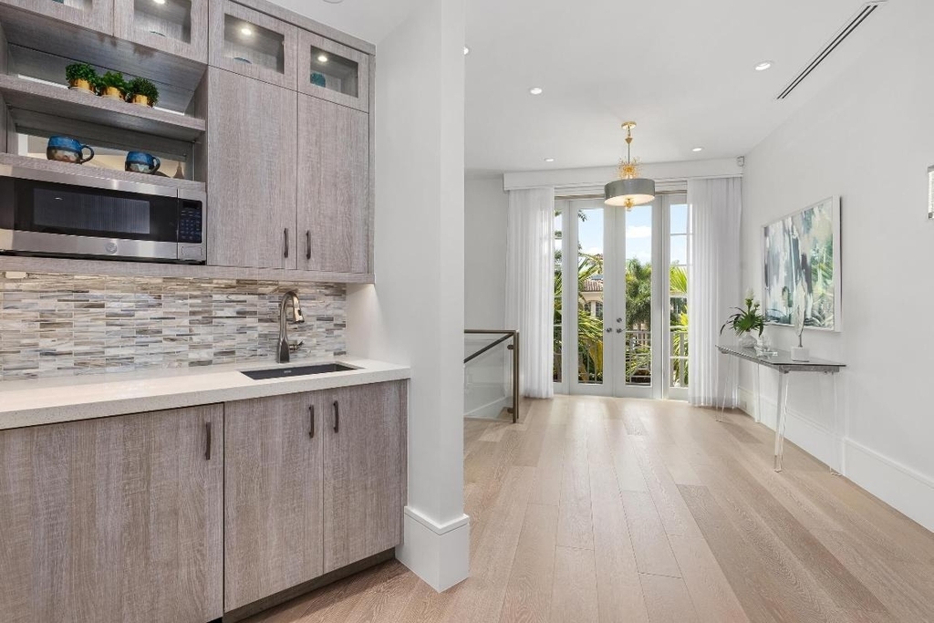 863 Enfield Street - Photo 37