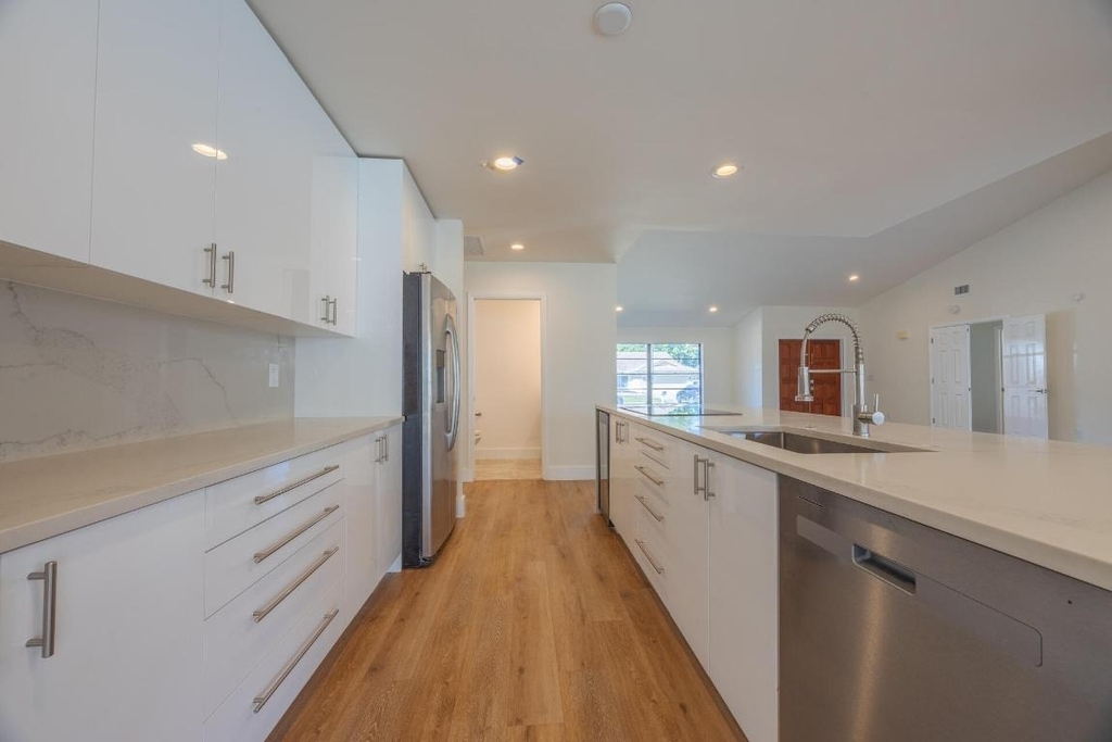 22352 Martella Avenue - Photo 16