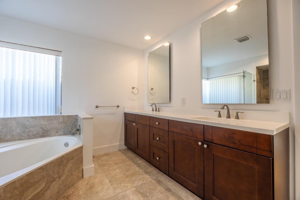 22352 Martella Avenue - Photo 7