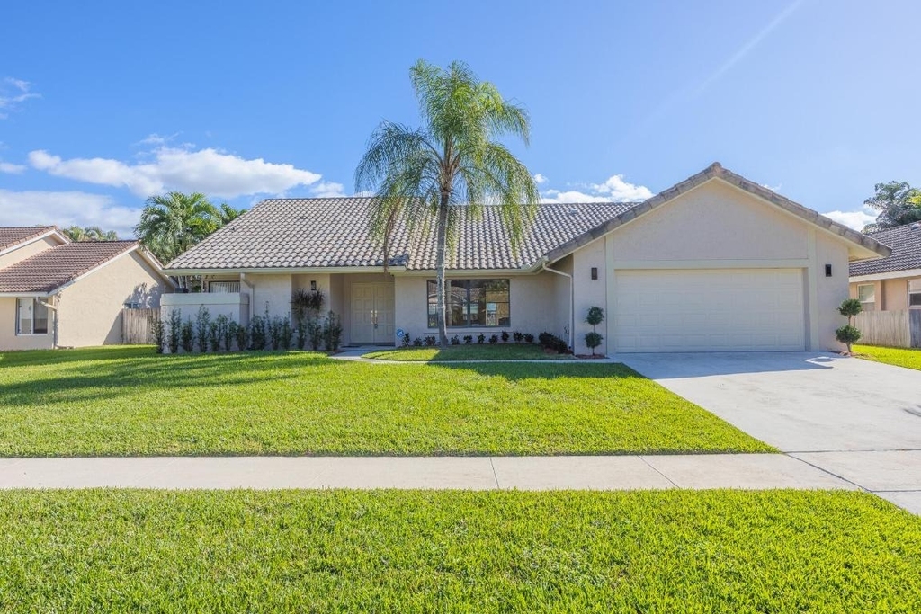 22352 Martella Avenue - Photo 0