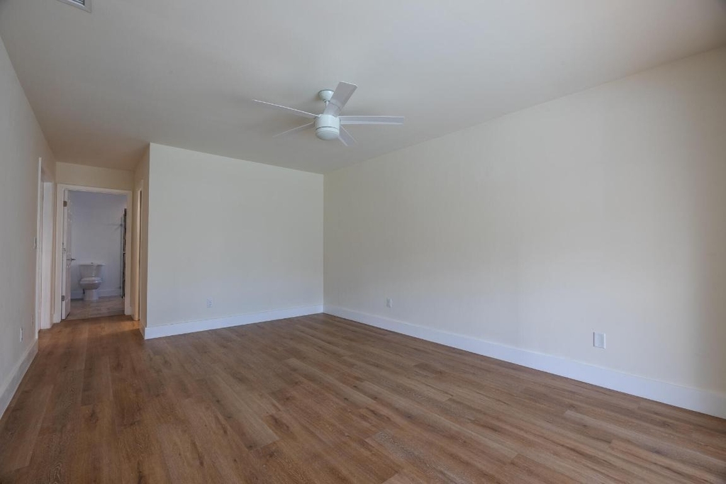 22352 Martella Avenue - Photo 2