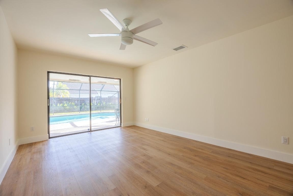 22352 Martella Avenue - Photo 3