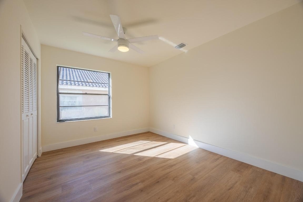 22352 Martella Avenue - Photo 8
