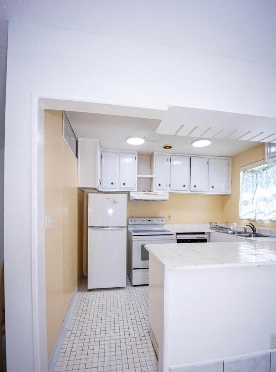 3240 Ridge Hill Road - Photo 4