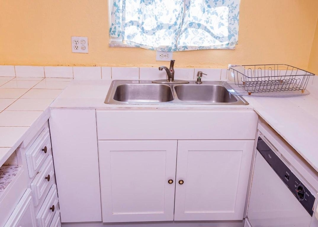 3240 Ridge Hill Road - Photo 3
