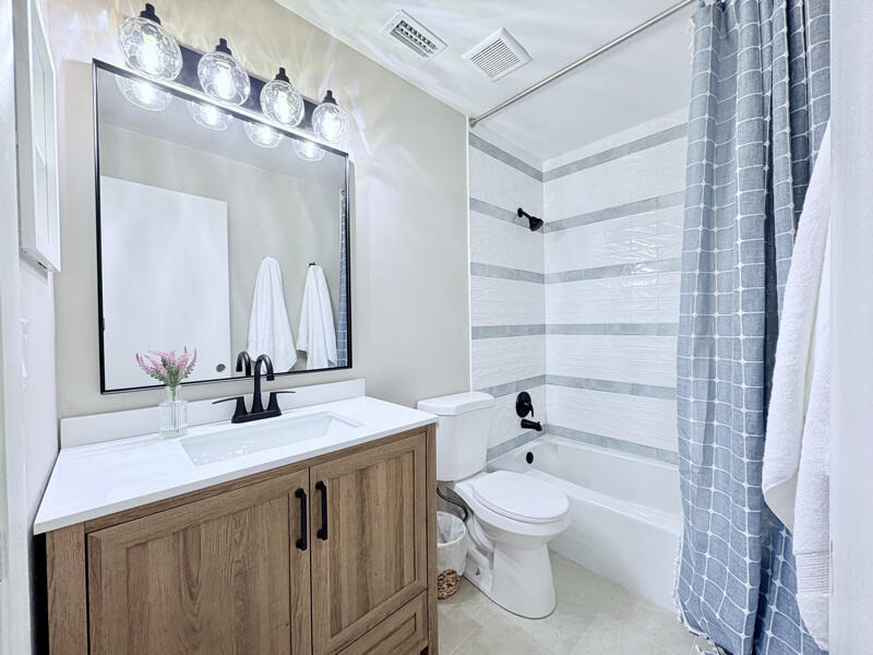 2050 Oleander Boulevard - Photo 1