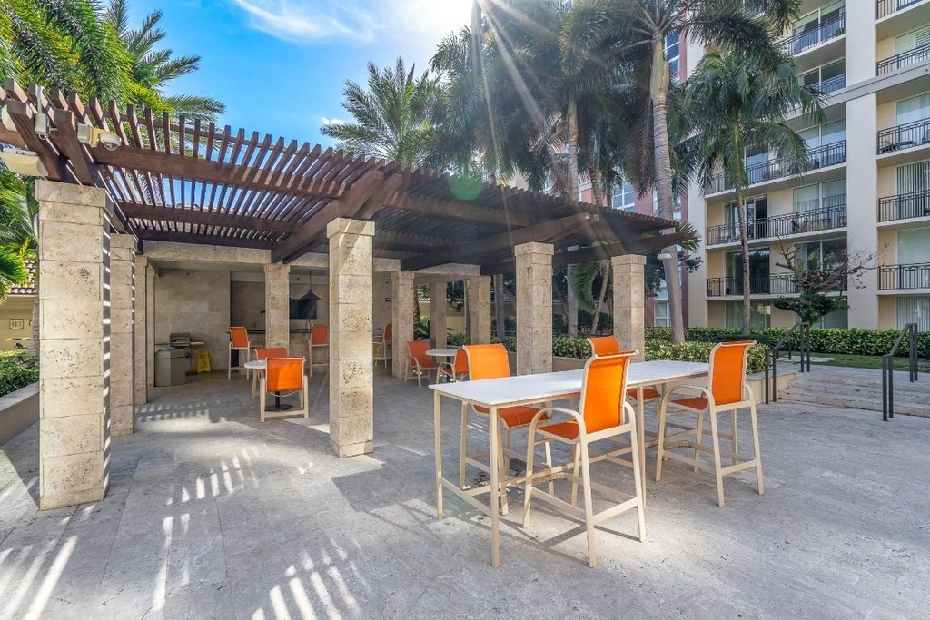 550 Okeechobee Boulevard - Photo 24