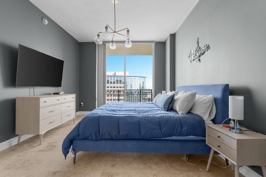 550 Okeechobee Boulevard - Photo 7