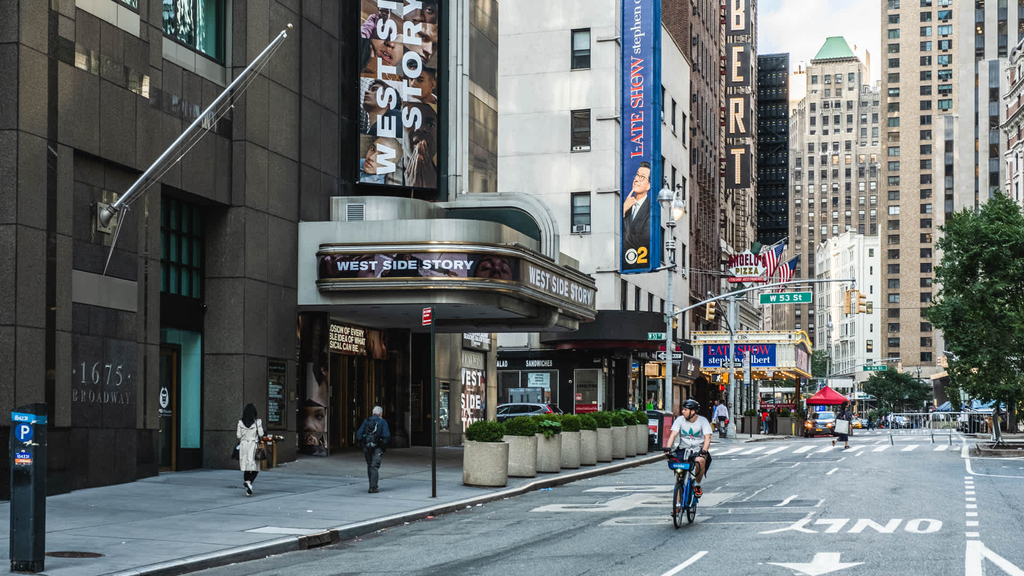 305 West 50th Street - Photo 11