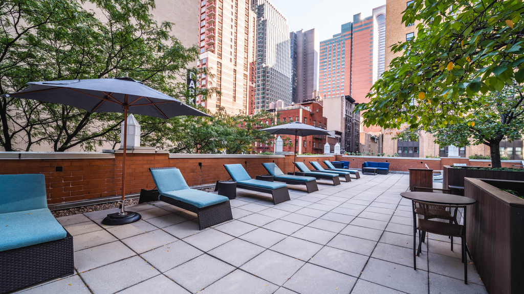305 West 50th Street - Photo 7