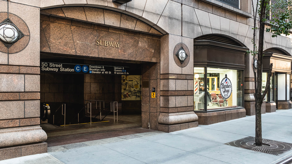 305 West 50th Street - Photo 9
