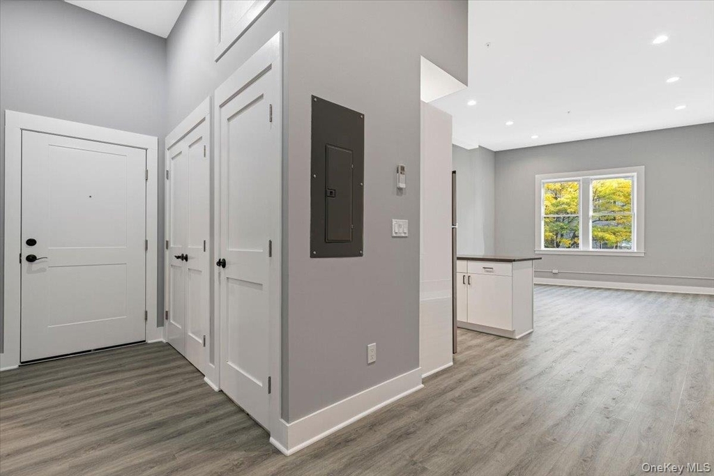 47 Beekman Avenue - Photo 0