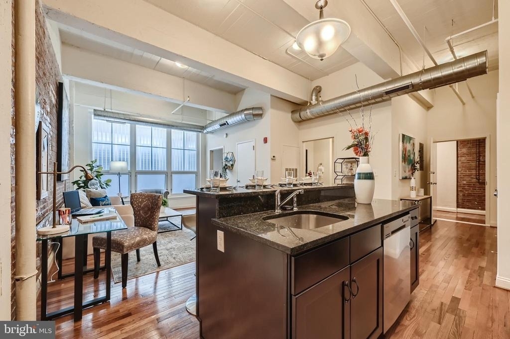 311 W Baltimore Street - Photo 3