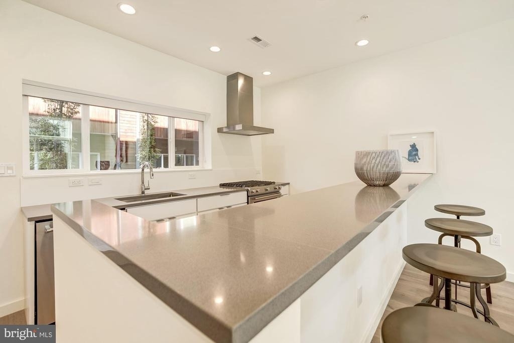446 Ridge Street Nw - Photo 6