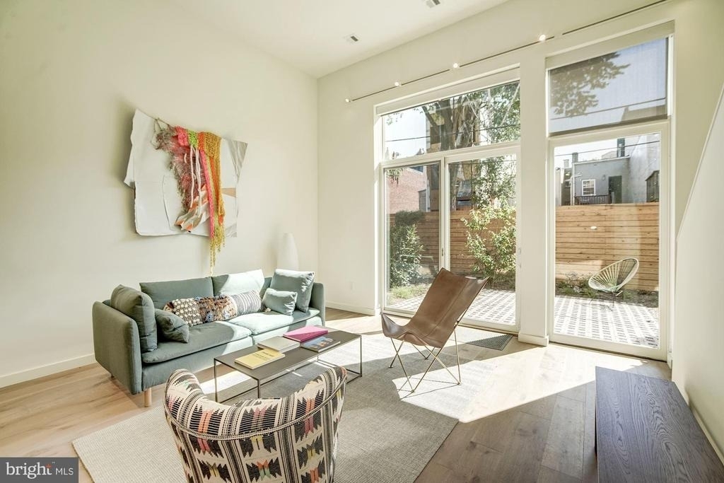 446 Ridge Street Nw - Photo 8