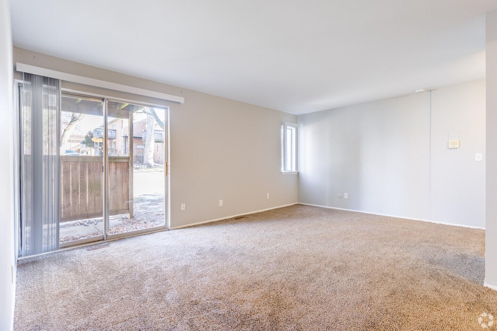 2230 Dexter Avenue - Photo 7