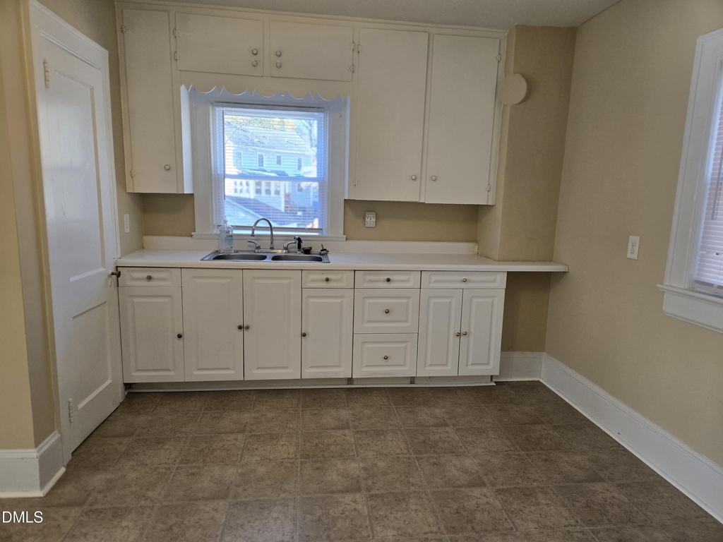 205 N Smithfield Road - Photo 8