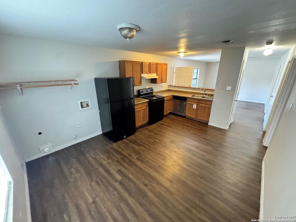 830 W Hutchins Pl - Photo 3