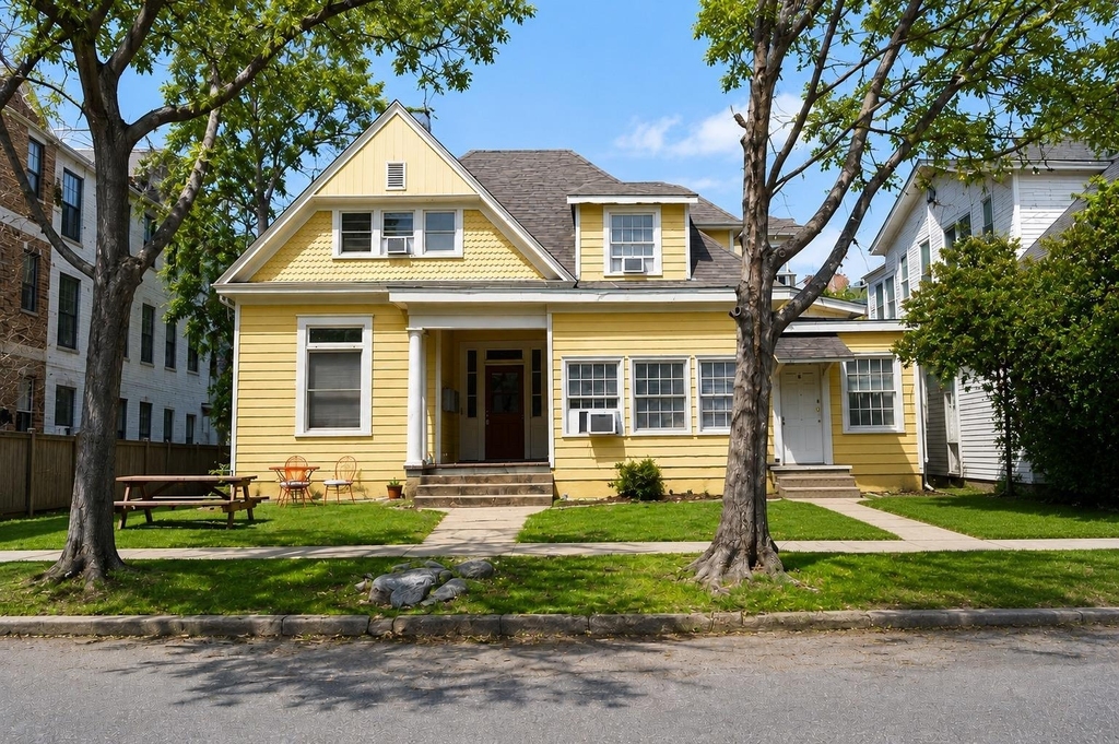 908 W 22nd St - Photo 3