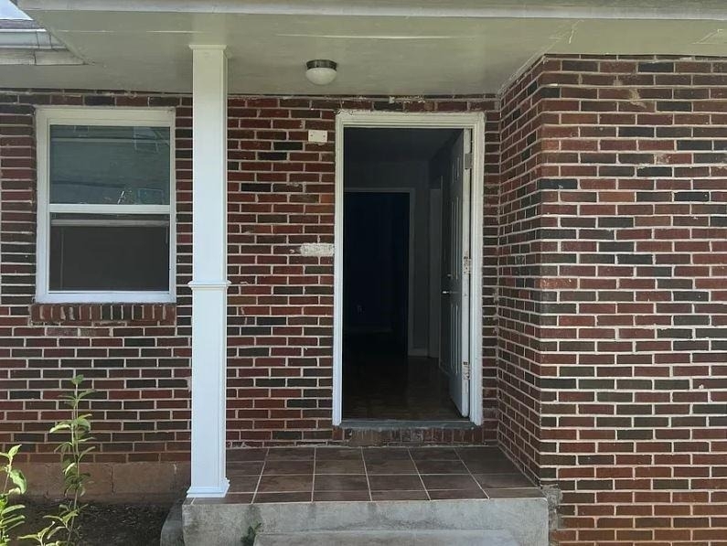 305 W Oak Street - Photo 1