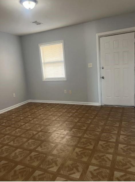 305 W Oak Street - Photo 3