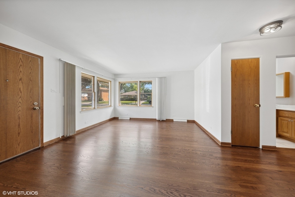724 Barnsdale Road - Photo 2