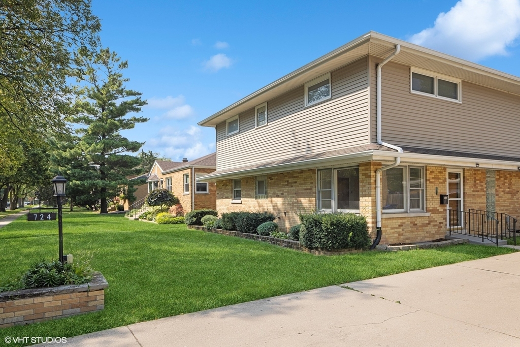 724 Barnsdale Road - Photo 0