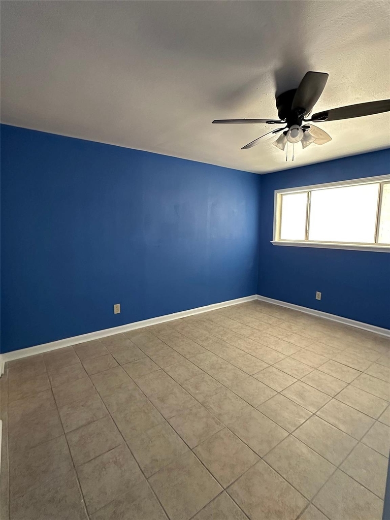 516 Holiday Drive - Photo 6