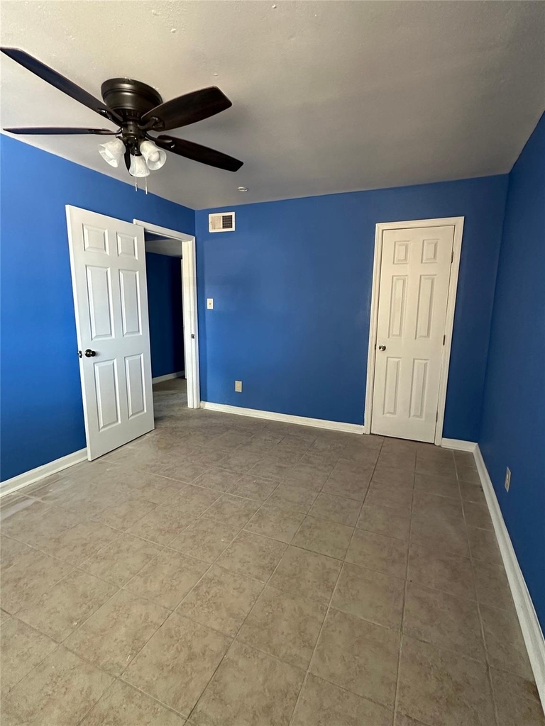 516 Holiday Drive - Photo 8