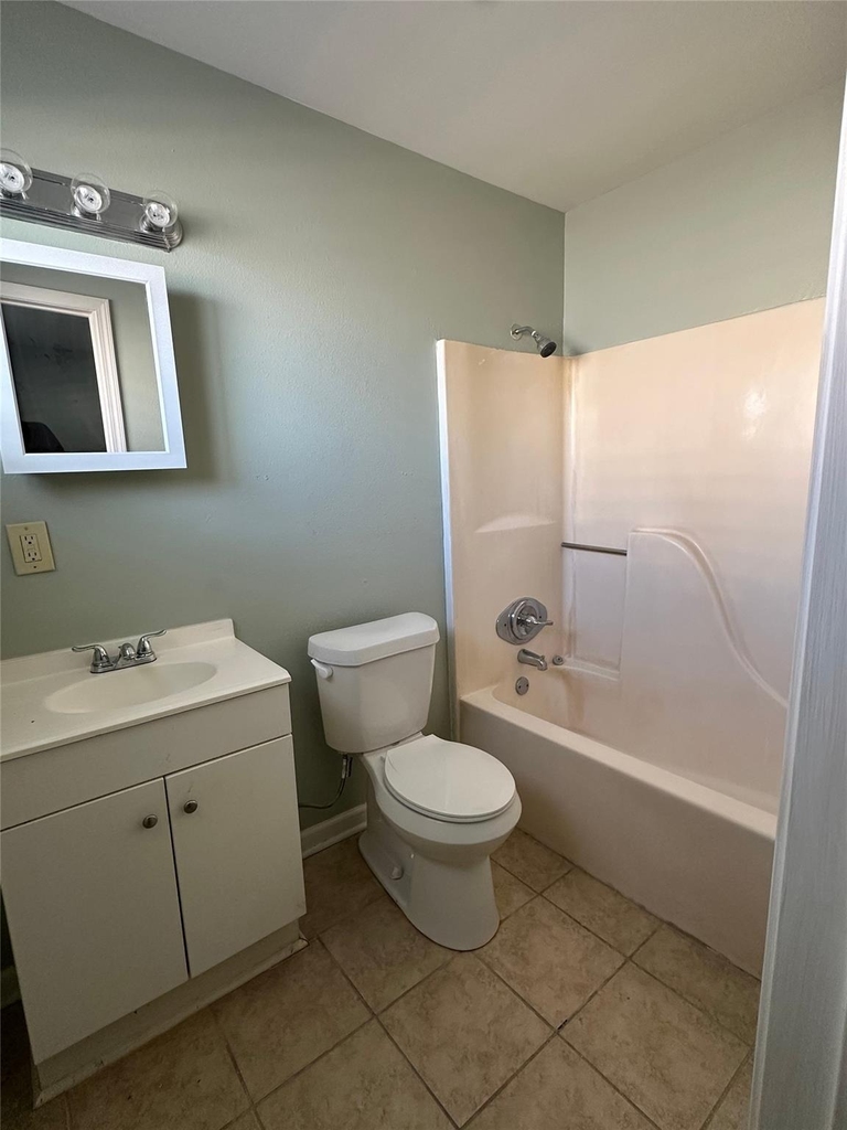 516 Holiday Drive - Photo 17