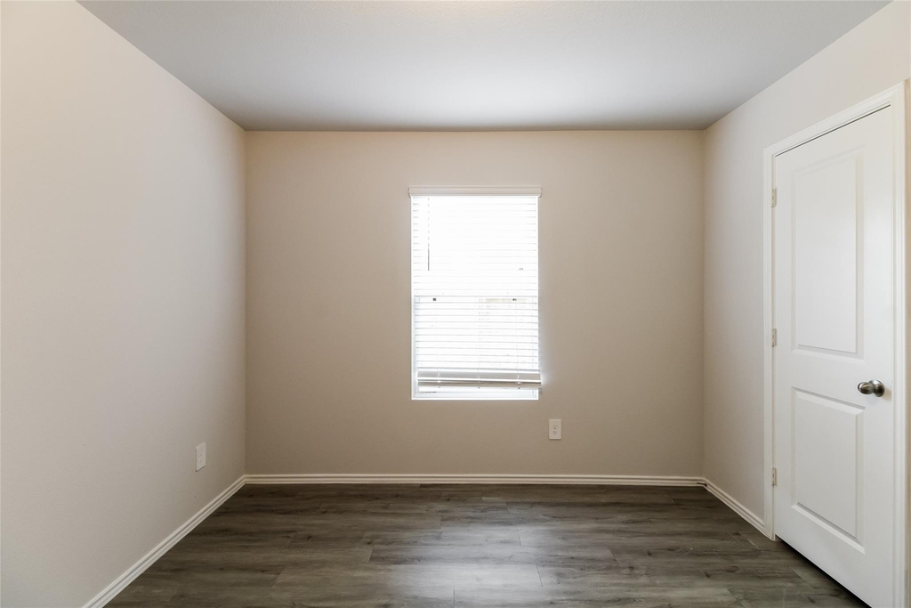 2528 Shad Drive - Photo 7