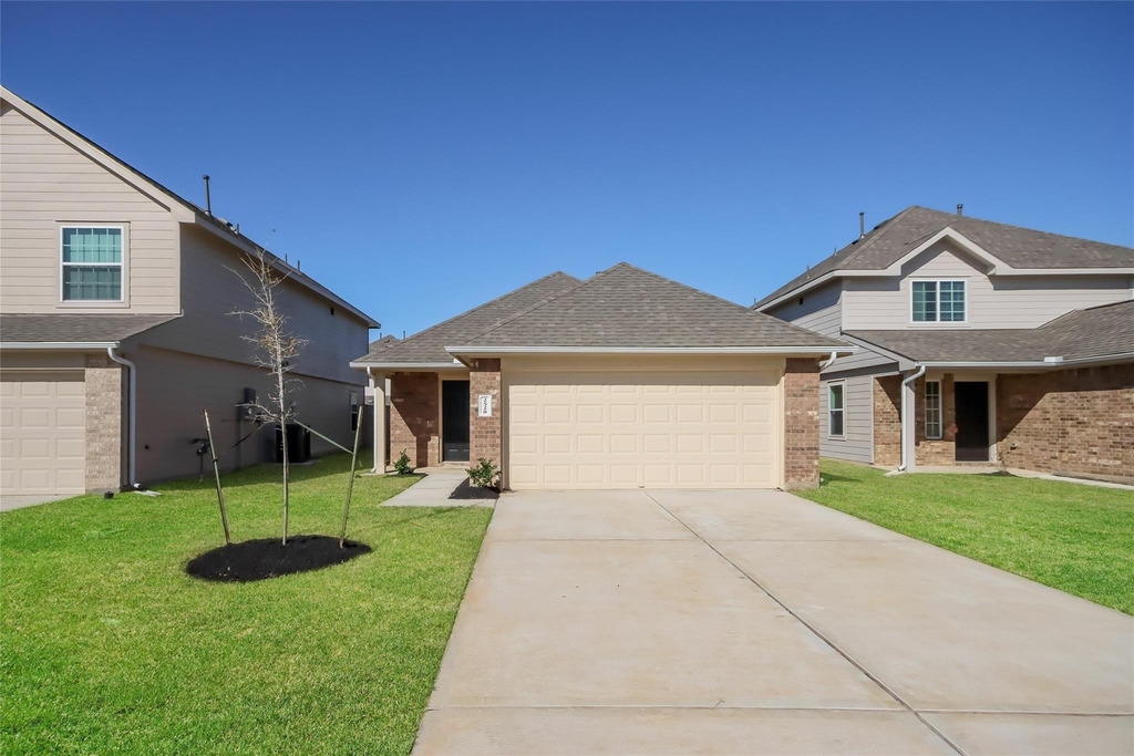 2528 Shad Drive - Photo 0