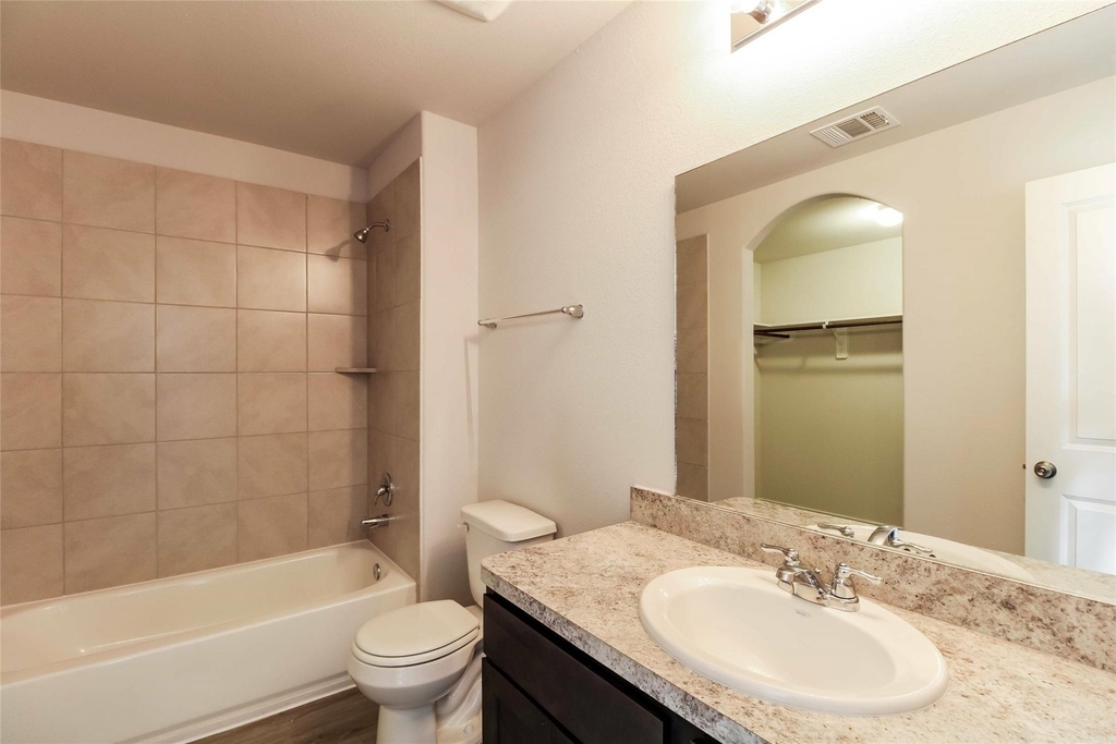 2528 Shad Drive - Photo 8