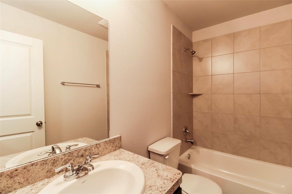 2528 Shad Drive - Photo 6