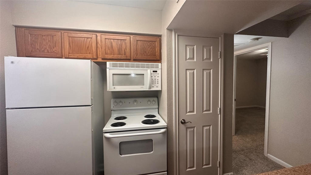7315 Brompton Street - Photo 10