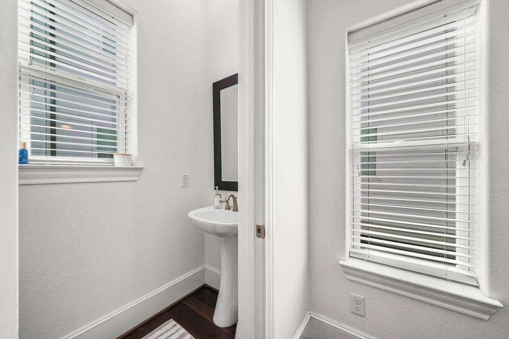 816 Ennis Street - Photo 23